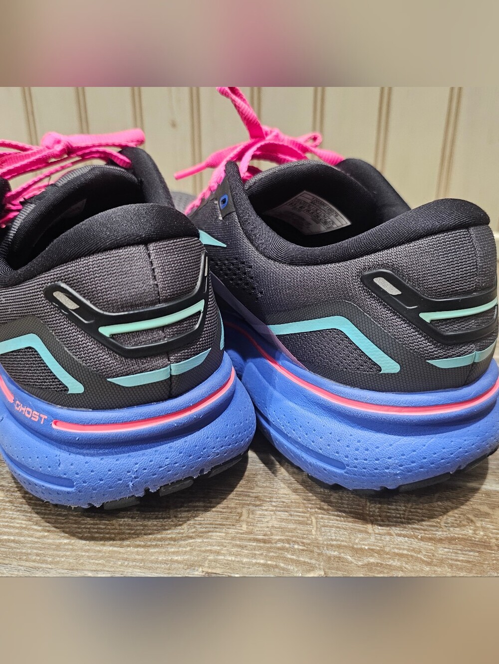 Brooks Ghost 15 Women’s Black Running Shoes with Pink Laces and Purple Accents - Picture 4 of 11